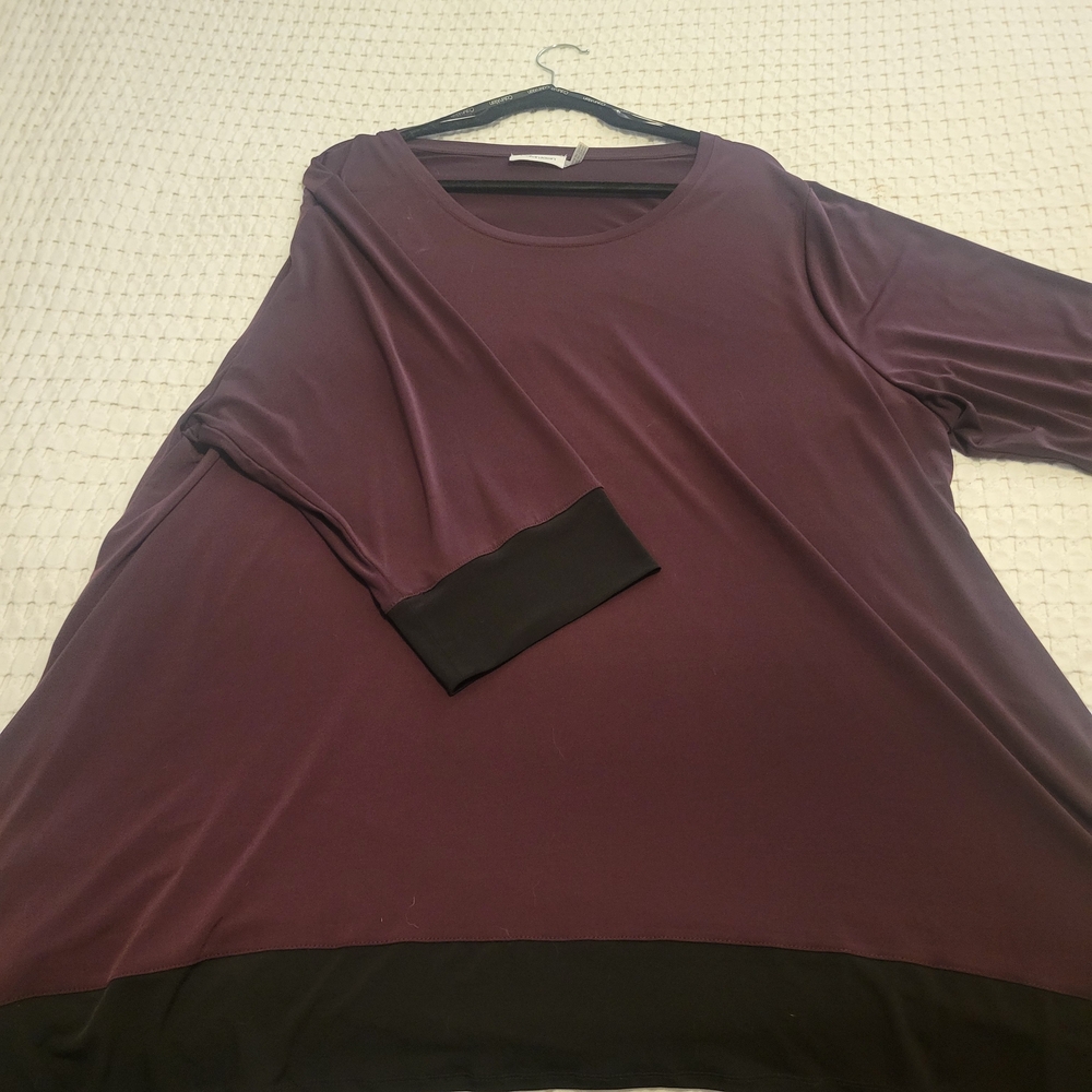 Calvin Klein Plum Top with Black Accents